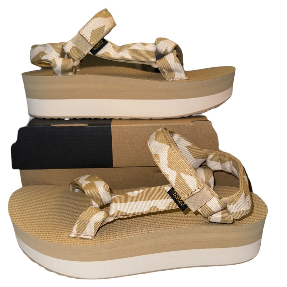 Teva Womens Flatform Universal Balance Star Fish Size 9